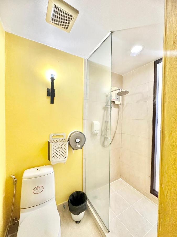 Abc So Hotel Bangkok Esterno foto